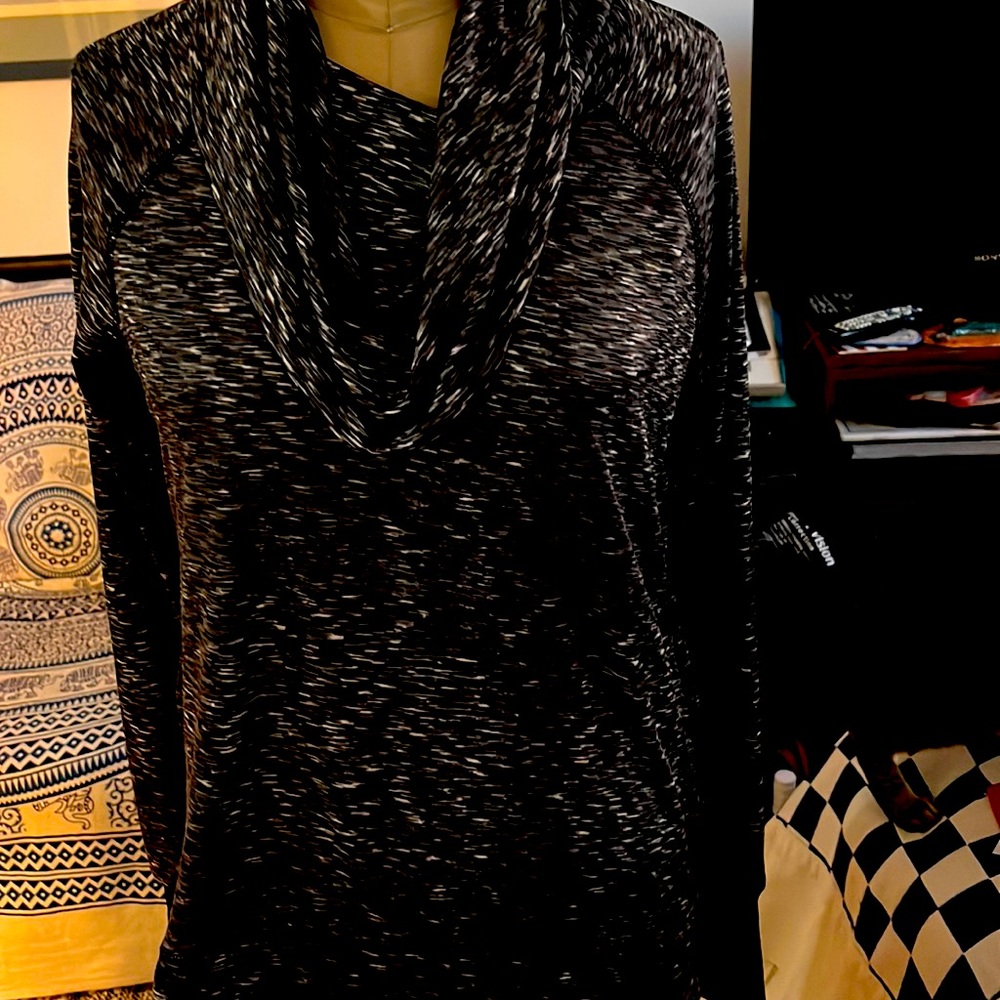 Two Gear Pulliver Active top. It is warm tex